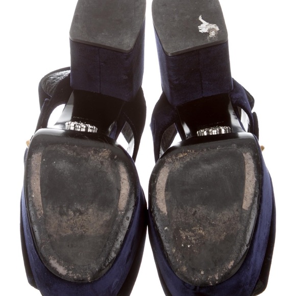 Prada velvet platform sandals - Picture 5 of 5